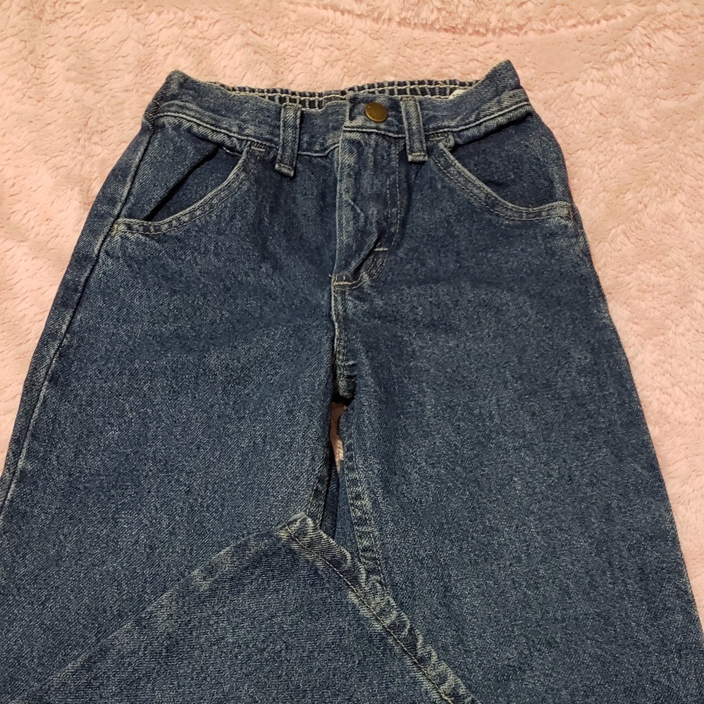 Boy jeans !! Relaxed size 6 brand new!